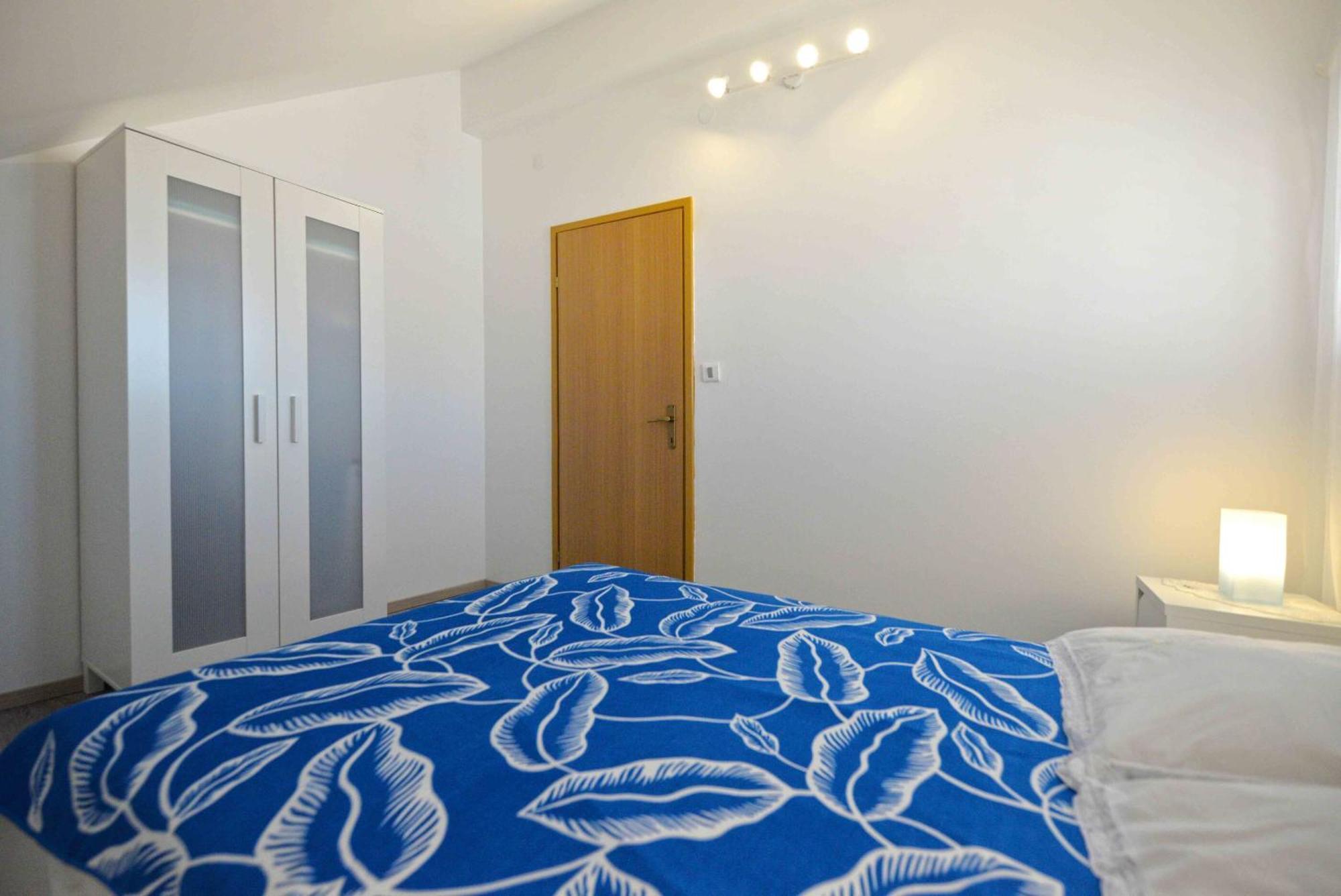 Apartments Mili - Near The Sea And The Centar Of Place Betina  Exterior foto