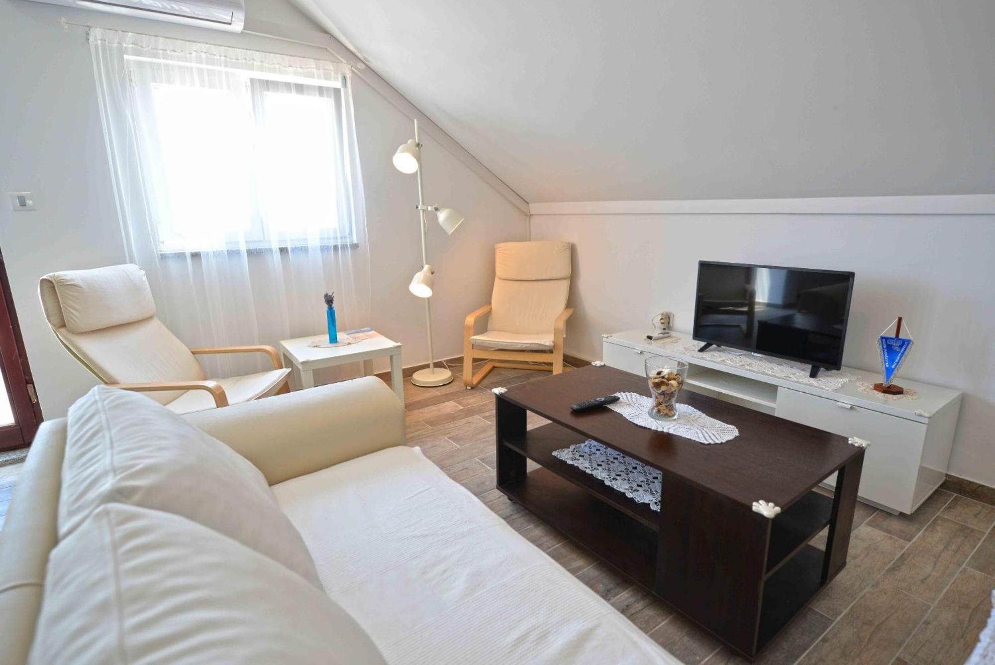 Apartments Mili - Near The Sea And The Centar Of Place Betina  Exterior foto