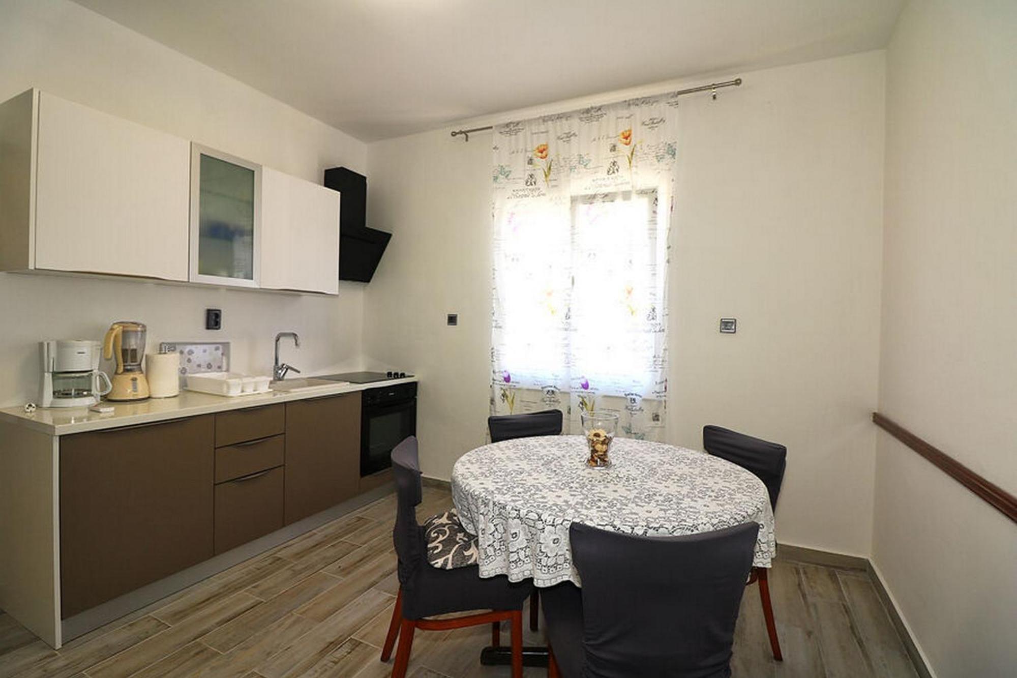 Apartments Mili - Near The Sea And The Centar Of Place Betina  Exterior foto